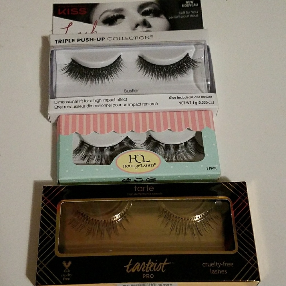 Bundle of lashes